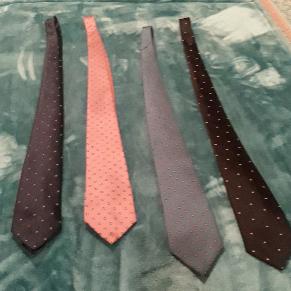Set of 4 men's "dot" neckties